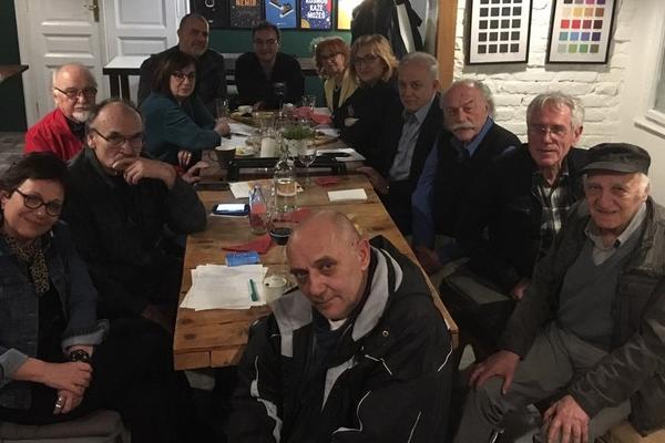 BEOGRADSKA ČAJANKA ZA SRBIJU: Na jednom mestu, za istim stolom, nekoliko fascinantnih biografija (FOTO)