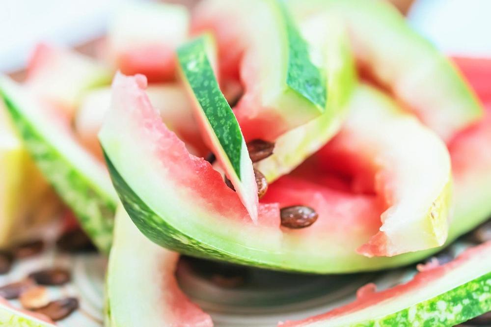 NE BACAJTE KORE OD LUBENICE, CRNOG LUKA, OSTATKE KROMPIRA... Niste ni svesni na koliko načina vam mogu biti KORISNI