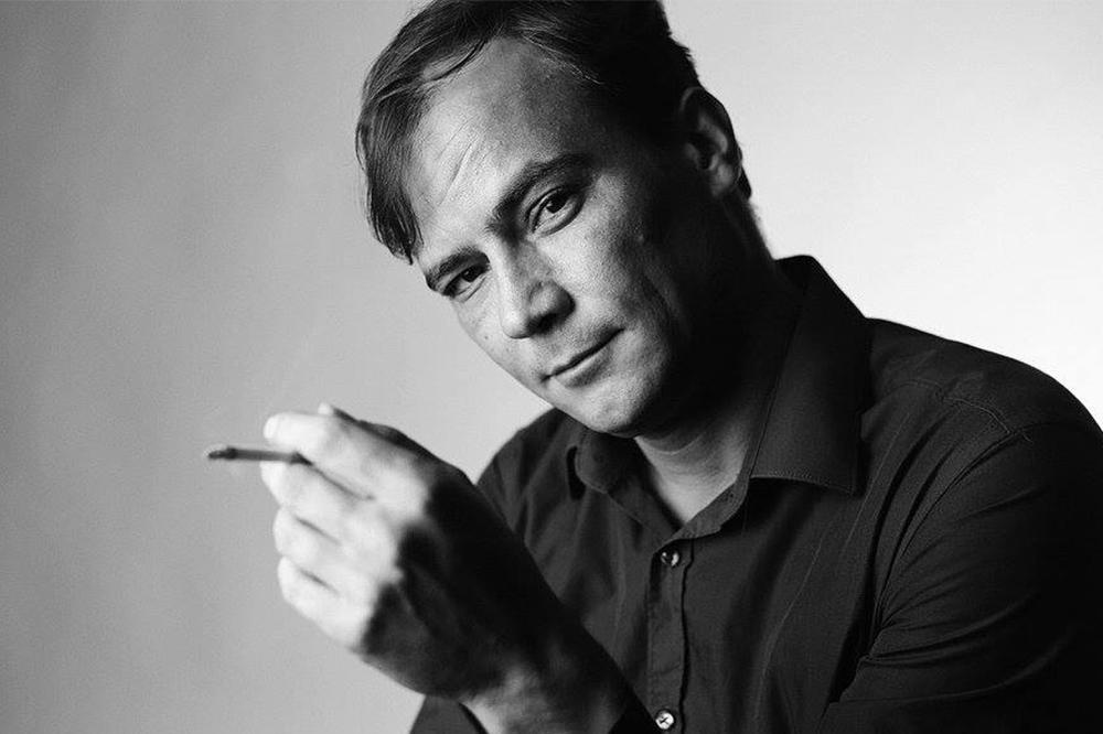 TREBA ŽIVETI, BITI, POSTOJATI, LJUBAV SE UČI SVAKOG DANA: Marko Tomaš o svojim POETSKIM i SUDBINSKIM inspiracijama