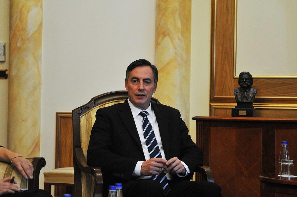 PAO I POSLEDNJI PEČAT NA PRIŠTINSKU PLATFORMU: Kadri Veselji dao finalni potpis!