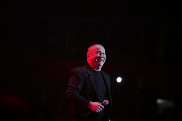 ĐANI NAPUNIO ARENU: Pevač ZAPALIO srpsku prestonicu, publika ODUŠEVLJENA!