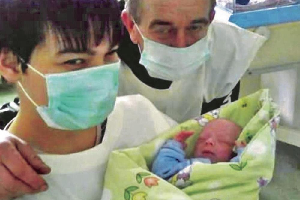 ISPOVEST MAJKE KOJA JE UBILA SVOJU BEBU: Prislonila joj je PAPUČU na NOS, a onda je DETE PRESTALO DA SE POMERA