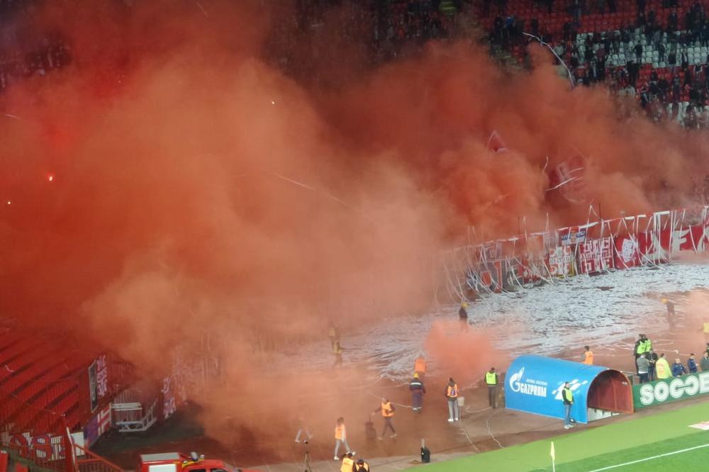 DELIJE ZAPALILE ZASTAVU NA SEVERU: Taurunumi posmatrali sahranjivanje njihove bratske navijačke grupe!