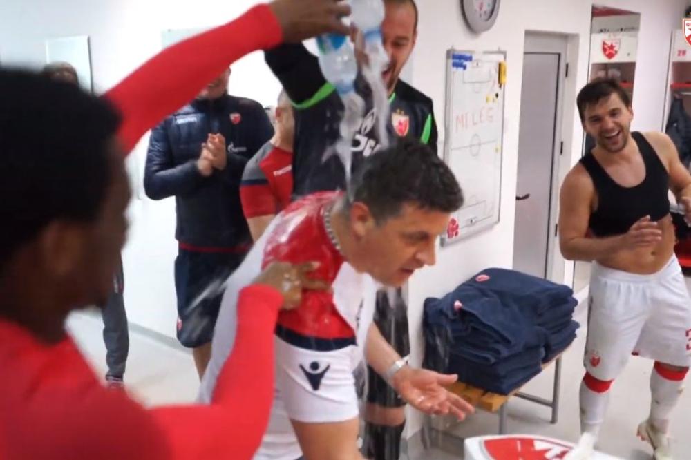 ONO NA TERENU IM NIJE BILO DOVOLJNO: Igrači Zvezde nastavili da slave sa Milojevićem i u svlačionici!