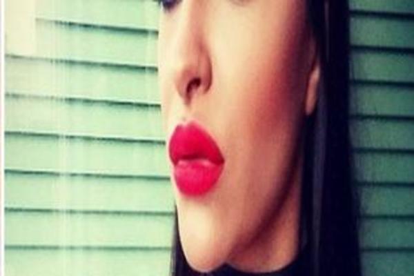 PORODILA SE U STROGOJ TAJNOSTI: Bivša modelsica mesecima krila trudnoću, NIKO NE ZNA ZAŠTO!