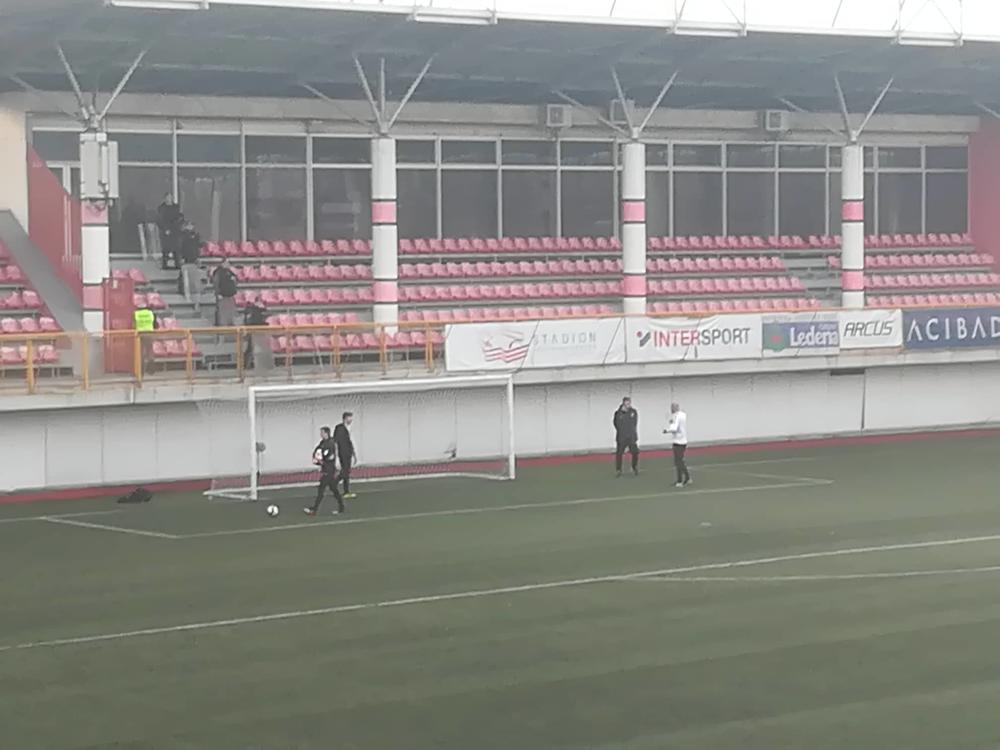 Đorđe Pantić na zagrevanju   