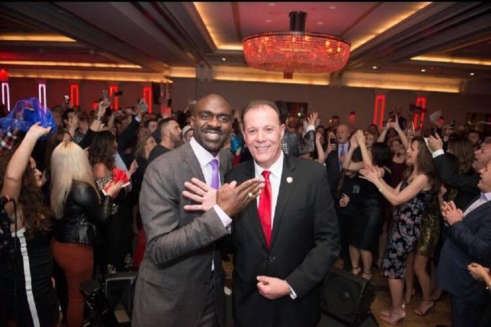 ZBOG NJEGA SU ALBANCI MOĆNI U SAD! Đonaj je NAJJAČI lobista, sakupljao PARE za Haradinaja i želi VELIKU ALBANIJU