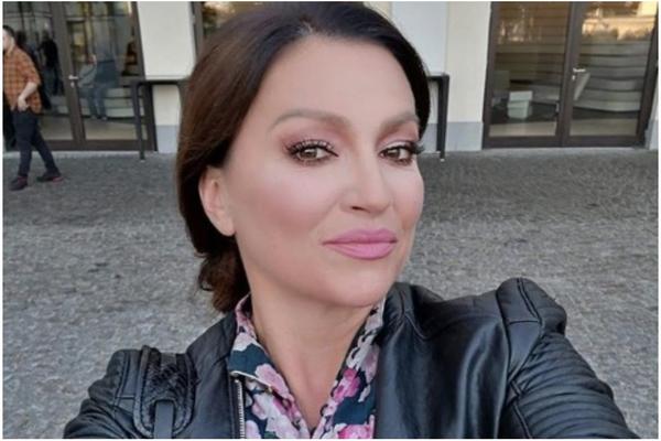 OČAJNA MOLI DA JOJ NEKO POMOGNE! Nina Badrić planira proteste zbog mera protiv Korone, ostala bez prebijene pare!