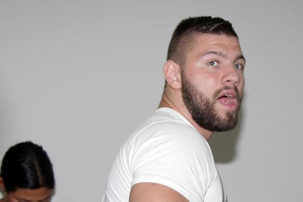 PROCUREO SNIMAK HAPŠENJA BENJAMINA SPAHOVIĆA: Učesnik Parova priveden zbog PLJAČKE! Bio na poligrafu! (VIDEO)