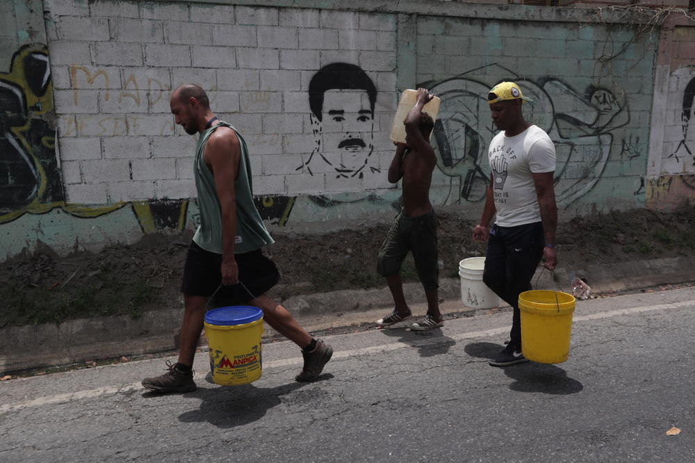 VENECUELA, ZEMLJA SENKI: Amerikanci povukli sve svoje ljude, struje i dalje nema, Gvaido poziva na ulice