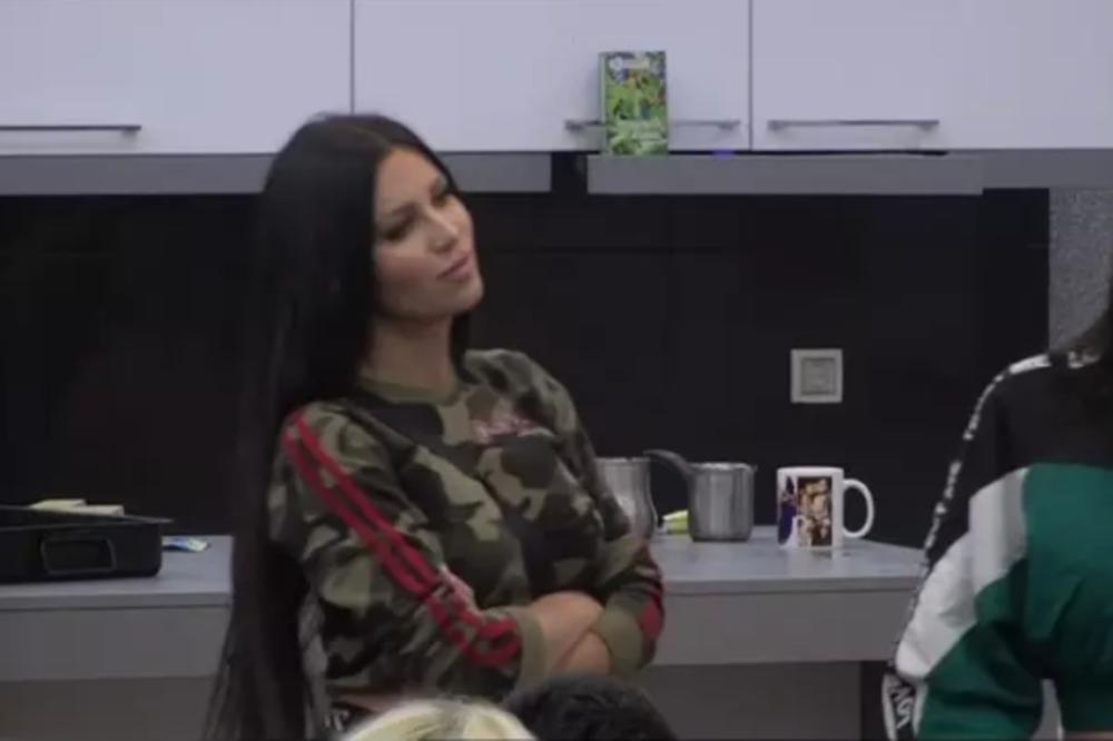 VLADA JE ISKOMPLEKSIRAN, A BANETA GOTIVIM NAJVIŠE: Stanija osula paljbu po Crnogorcu! Napraviće joj haos kad čuje