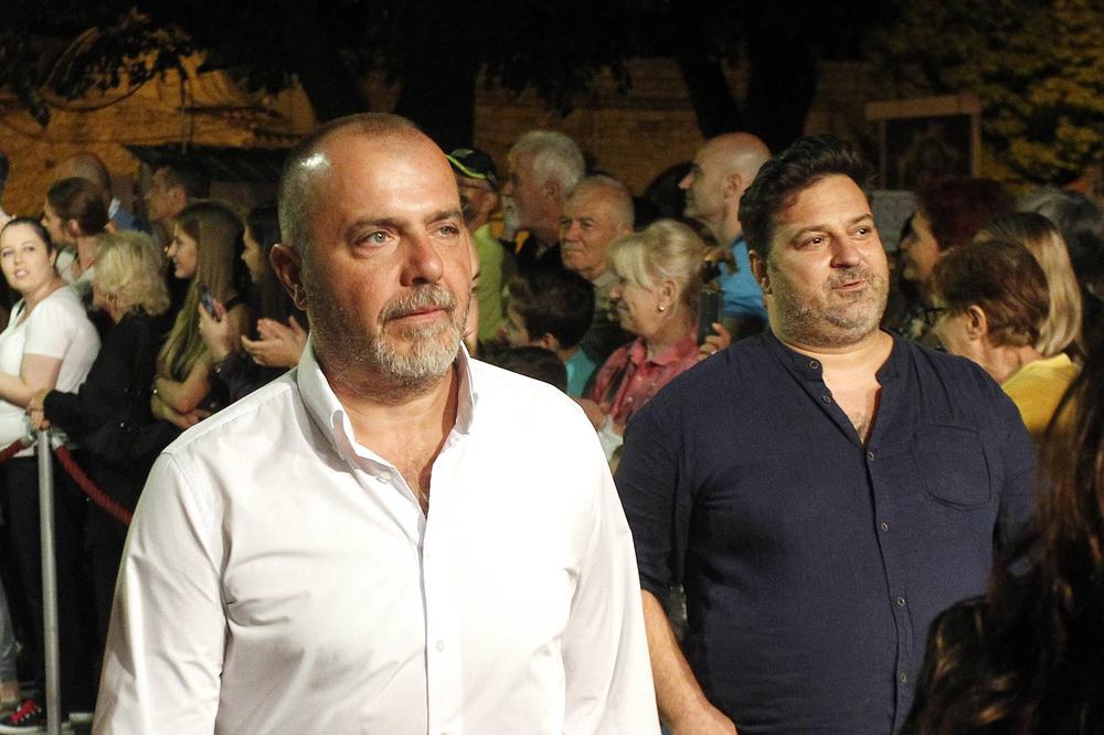 DA LI NIKOLA KOJO OSNIVA STRANKU? Javio se ČOVEK koji je s njim na SLICI i OTKRIO JE SVE