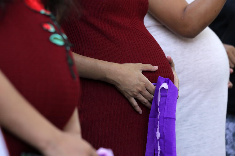 6 žena iz ISTE ulice zatrudnele ISTE nedelje na početku epidemije: Prva se sad porodila i šokirala ostale