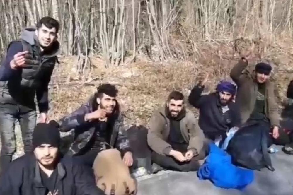 HRVATSKI POLICAJCI KAŽNJENI ZBOG ONOGA ŠTO SU URADILI MIGRANTIMA: Nagovorili su ih da grupno izgovore OVO (VIDEO)