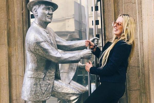 KAKO GADAN JEZIK, ZNAO SAM DA SI KOMUNISTA! Amerikanci napali Tifani Tramp, zbog Srbije je nazvali izdajnicom!