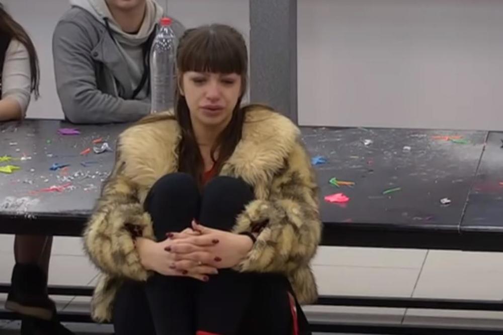 MILJANA POSLE DISKVALIFIKACIJE DOČEKANA NA NOŽ: Objavila fotku, a svi komentarišu jedan detalj! (FOTO)