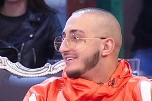 ODAKLE TOLIKA LOVA?! Vuk Mob sagradio DVORAC OD MILION EVRA, pa otkrio kako je zaradio KEŠ! Sve pršti od LUKSUZA!