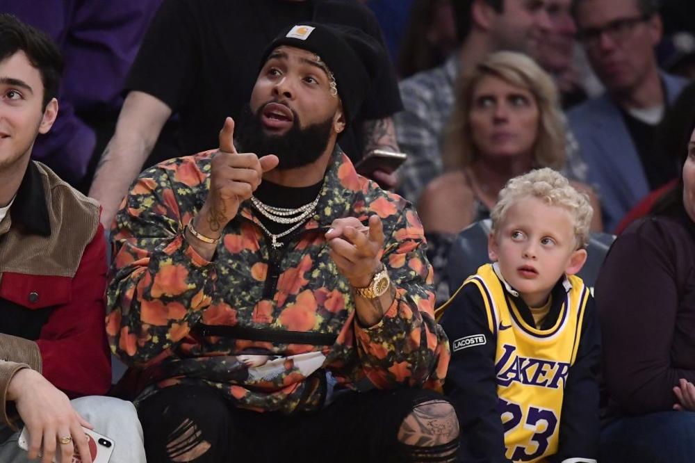 PUKLA BOMBA USRED NOĆI: Najukletiji tim doveo Bekama!