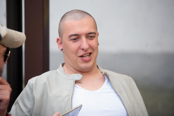 KO JE OVDE LUD? MENADŽER REKAO DA JE AMAR GILE IMAO UDES, a pevač sada sve DEMANTOVAO - pojavio se i SNIMAK