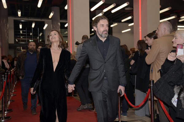 ULKIS FEHMIJU IMA ĆERKU KOJOJ LEPOTOM NE MOGU DA PARIRAJU MODELI:Očarala je mnoge izgledom,OČI SU JOJ ZASTITNI ZNAK