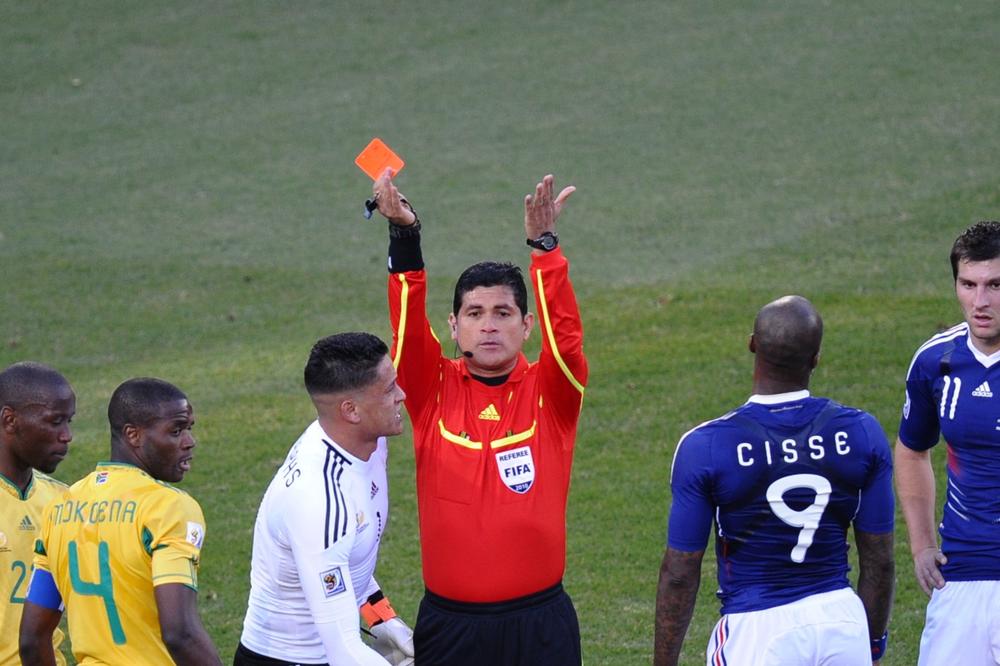 DODIRIVAO MI JE GENITALIJE I GOVORIO BOLESNE STVARI: Sudio na Mundijalu, a sada ga čeka robija zbog bludnih radnji!