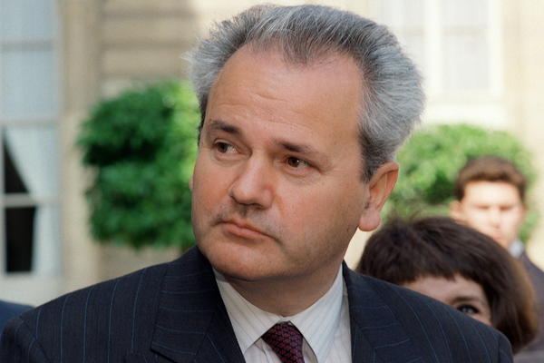 MOŽDA NISTE ZNALI DETALJE: Šta se dešavalo u helikopteru u kom je bio Milošević?