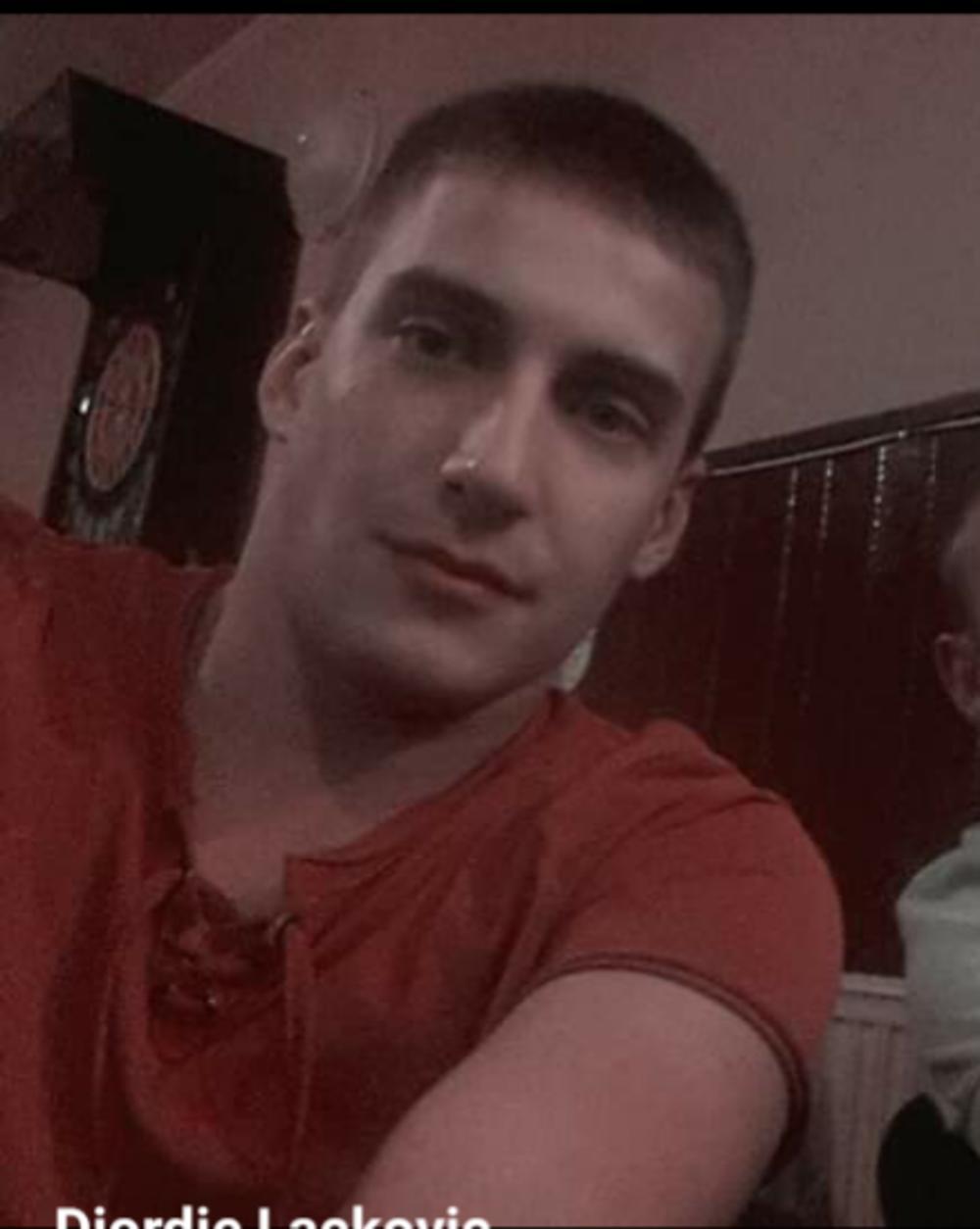 Dečko koji je pretukao devojku! 