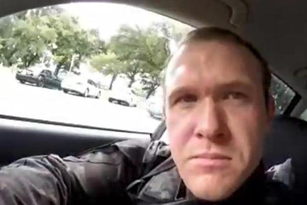 OVO JE TERORISTA KOJI JE KLICAO SRBIMA I KARADŽIĆU, PA UBIO 40 LJUDI! Sve sa Novog Zelanda prenosio je na Fejsbuku