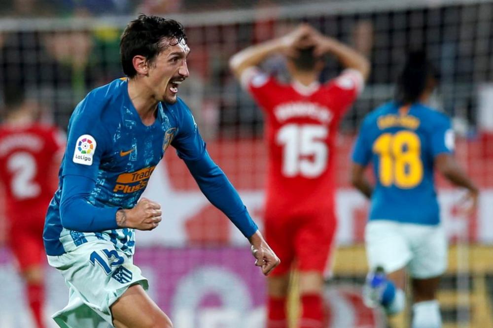 U ATLETIKU SVE OTIŠLO DOĐAVOLA! STEFAN SAVIĆ GAĐAO TRENERA KOPAČKOM: Kaži mi to u lice, pacove jedan!