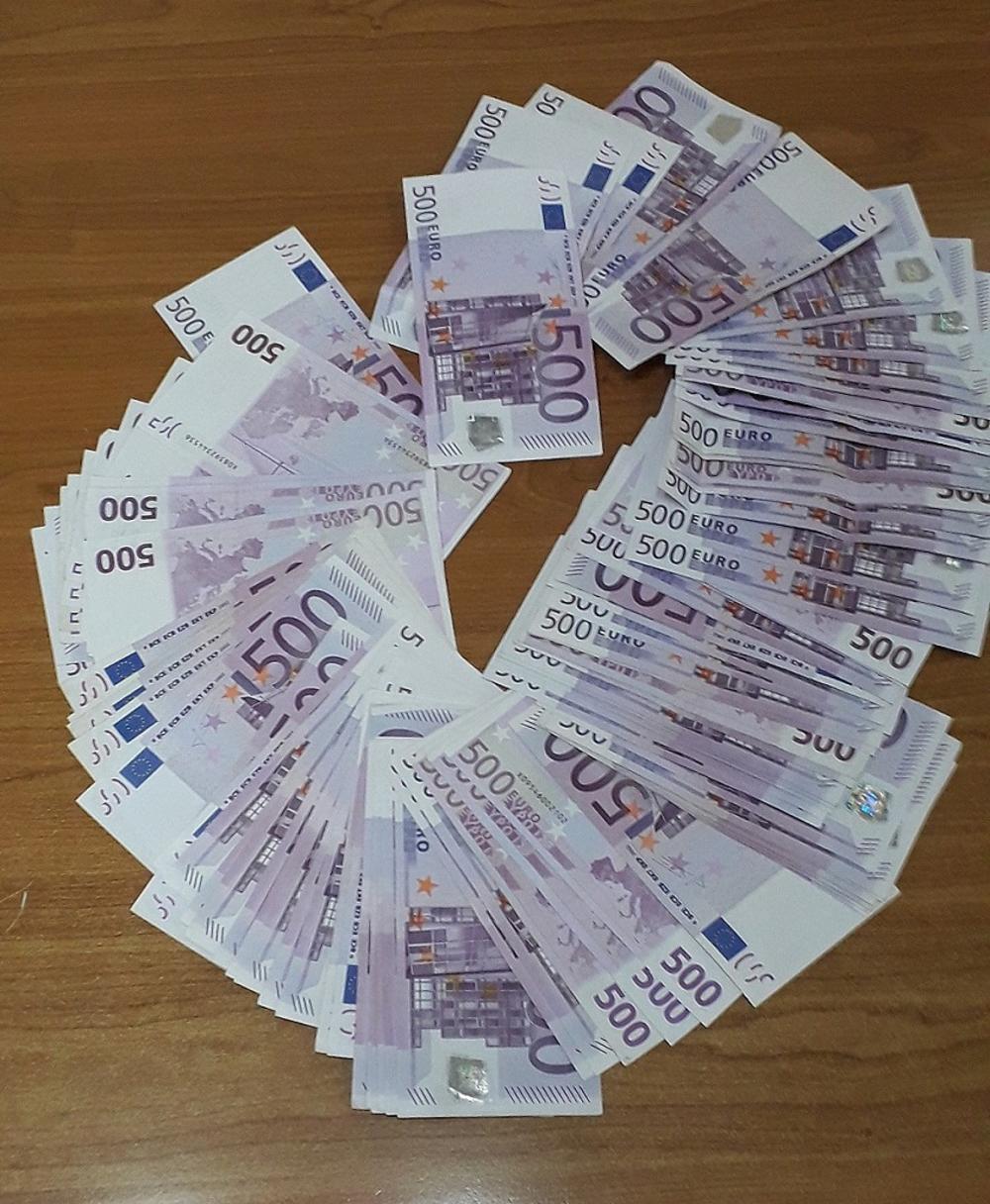 Neprijavljene devize  