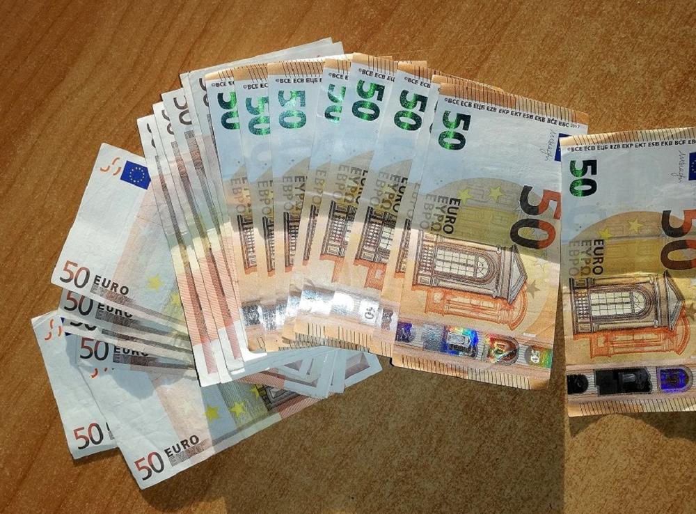 Neprijavljene devize  