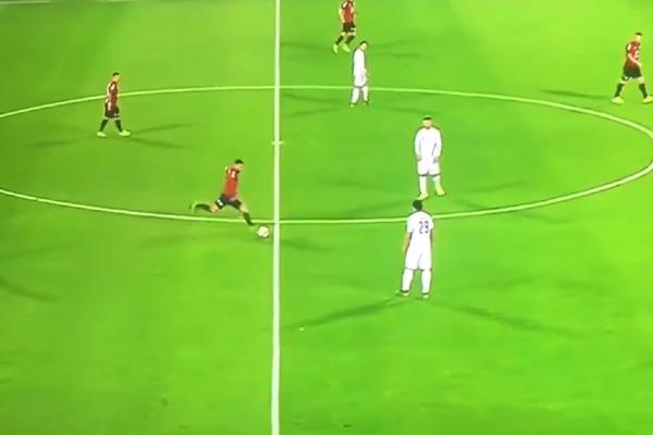 LOBOVAO GOLMANA SA POLA TERENA: Bleki Milenković video gol sezone, ali ga je sudija poništio!