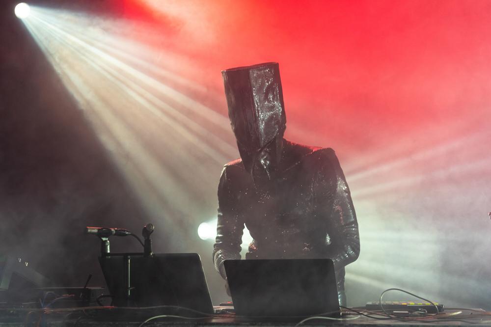 Misteriozni zagrebački duo Nipplepeople rasprodao Dom omladine (FOTO)