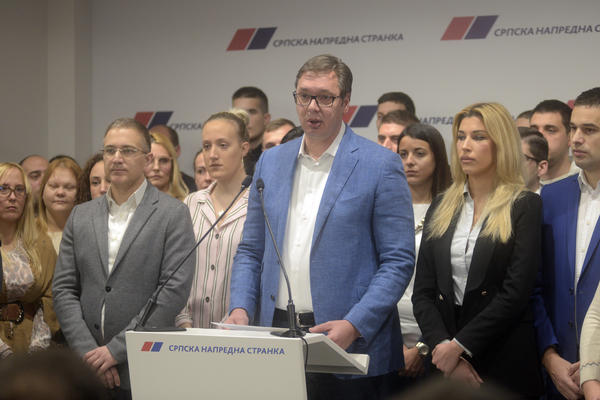 NSPM: Rejting SNS pao na 43,4 odsto, ako protesti propadnu, vraća se na 50 plus