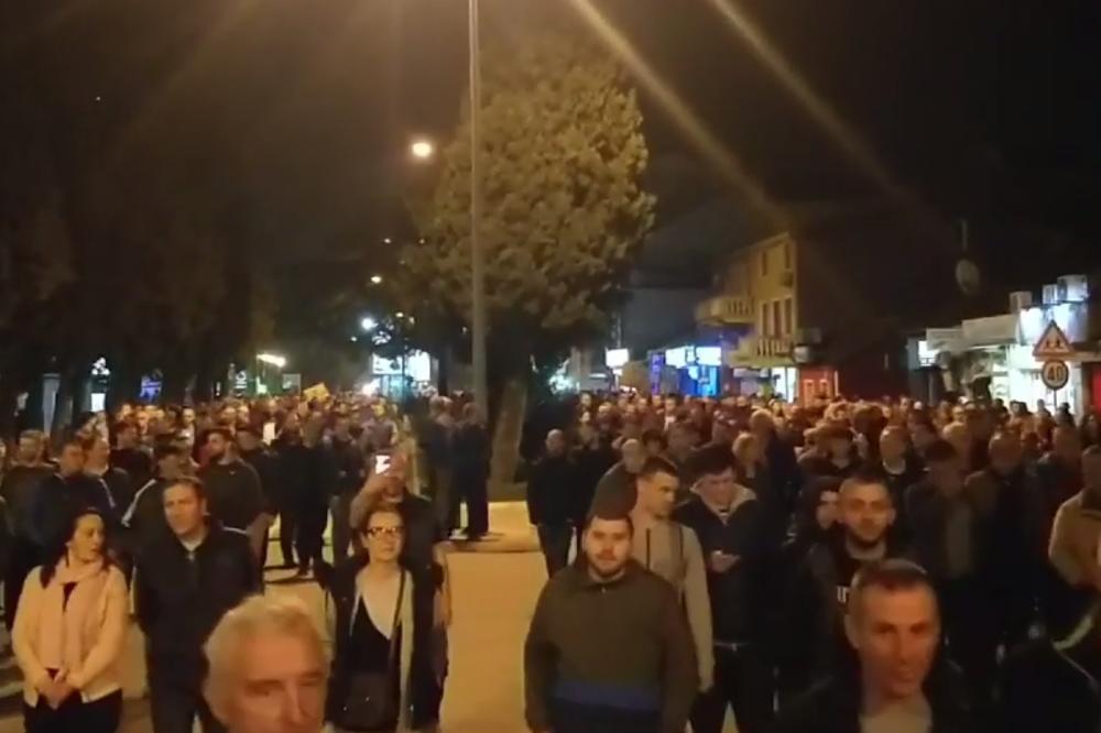 HAOS I U PODGORICI: Demonstranti gađali policiju kamenjem!