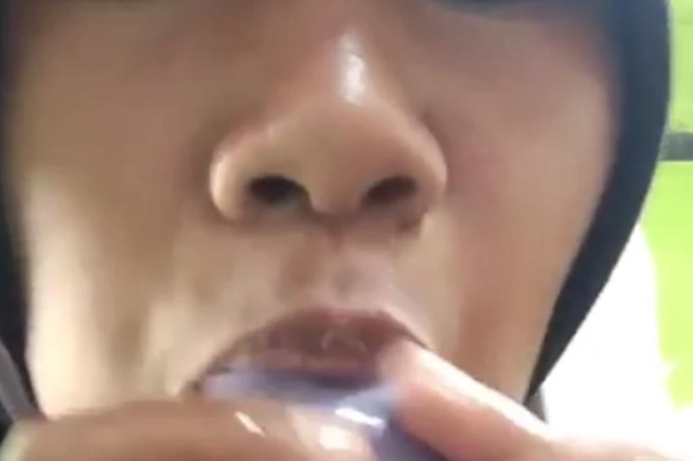 BIO JE VOĆNI, POLIZALA SAM GA, A ONDA SAM POČELA DA UŽIVAM U TOME: Od užasne navike do biznisa na kome mlati pare