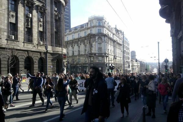 23. PROTEST JEDAN OD PET MILIONA: Demostranti se okupili na Terazijama u centru Beograda
