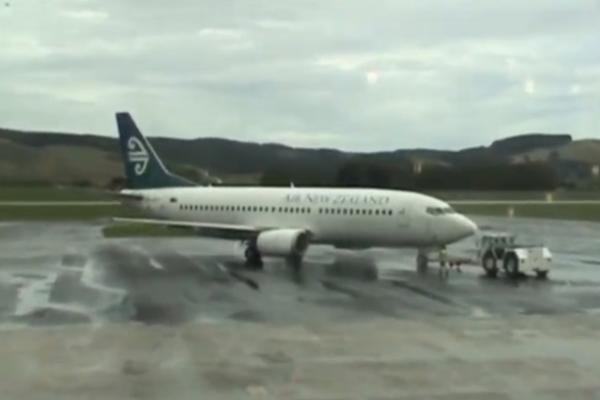 AVION PRINUDNO SLETEO: Dve osobe poginule, 22 povređene