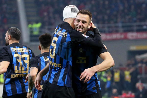 INTER SLAVIO U DERBIJU MILANA, DRŽI VRH TABELE: Breša matirala Udineze, Juventus jedva protiv Lazovićeve Verone!