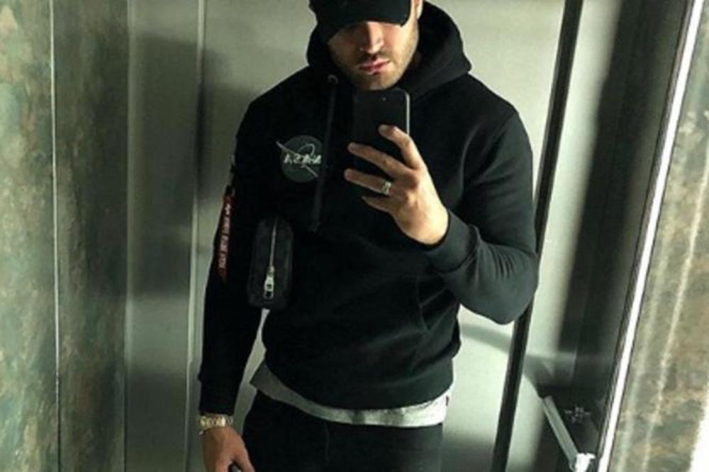 OBESIO SE UČESNIK RIJALITIJA! Policija u parku pronašla beživotno telo!