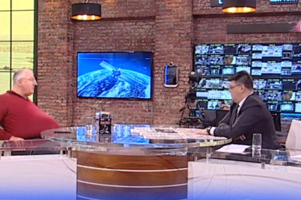 ŠEŠELJ IZAZVAO SARAPU! Zbog ovoga će voditelj morati da SEDNE ZA STO ZA VUČIĆEM, i okuša svoju sreću!