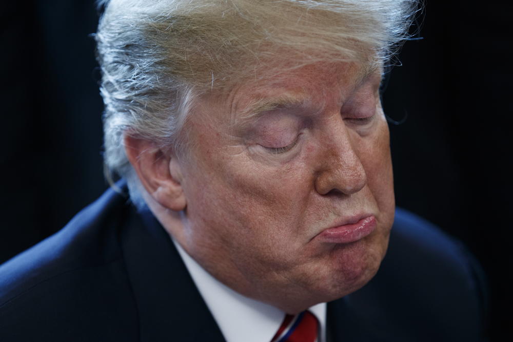 TRI NOĆNE MORE PRETE TRAMPU: Predsednik SAD se UPLEO, problemi SVE VEĆI!