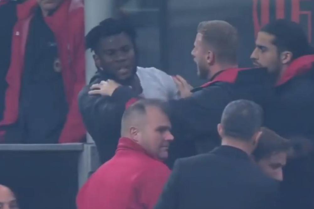 BRUKA I SRAMOTA NA MILANSKOM DERBIJU: Igrači Milana se umalo potukli na klupi za rezerve! Velikan je pao nisko!