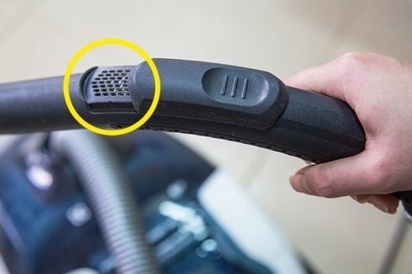 CEO ŽIVOT POGREŠNO USISAVATE! Postoji TRIK koji može da vam olakša ŽIVOT! NEĆE NI MRVICA OSTATI