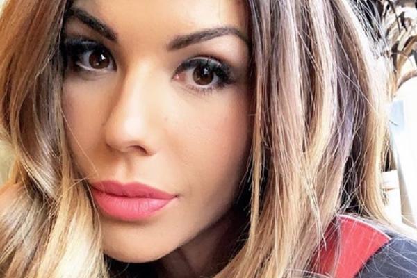 PONOVO JE POTPUNO NAGA: Žena slavnog fudbalera već je pokazivala sve, ali ovo sad je možda i malo previše!