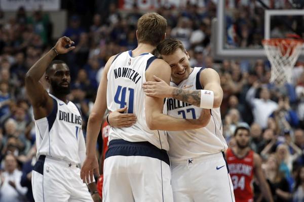 NOVICKI PRETEKAO ČEMBERLENA: Dončić je nezaustavljivo čudo! Kari opet ubo ludu trojku, ali su Voriorsi pali!