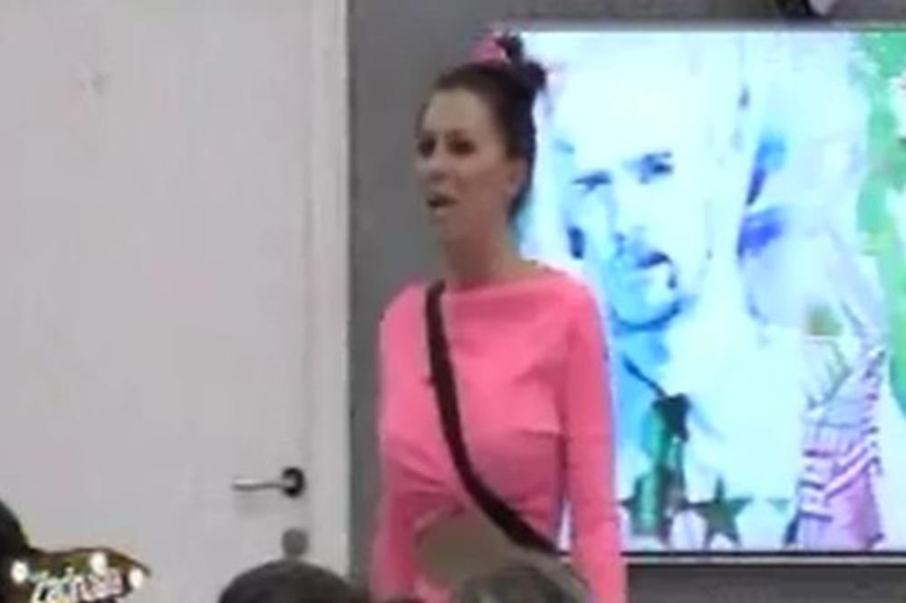 HOĆEŠ TI DA MI BUDEŠ PR I UZMEŠ ZARADU? Stanija POVREĐENA zbog pisma koje je dobila od majke!