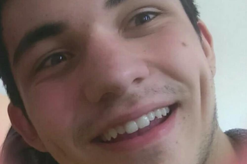 OVO JE PAVLE CVEJIĆ, MLADIĆ KOJI JE UHAPŠEN U ZGRADI RTS-a! Njegovi drugari iz klupe kažu da je ON ŽRTVENI JARAC