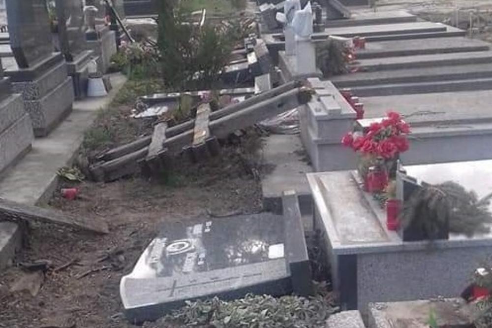 NEVIĐENI VANDALIZAM U SOMBORU! Porušeno 15 spomenika na KATOLIČKOM GROBLJU, prizor je PRETUŽAN (FOTO)
