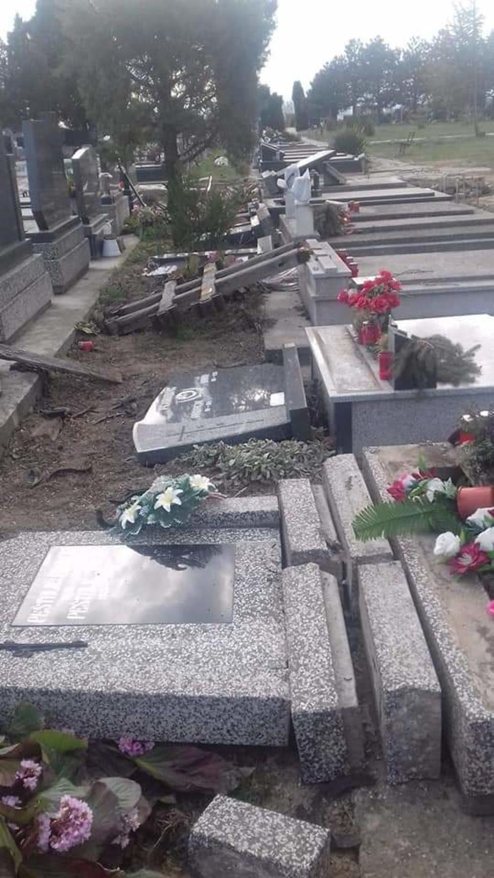 Fotografija porušenih nadrobnih ploča!